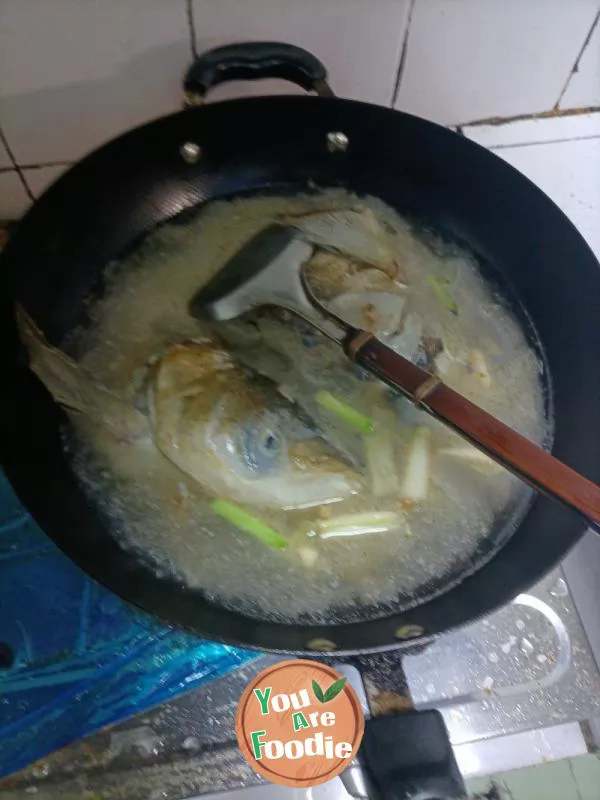 Stewed Tofu with Fish Head