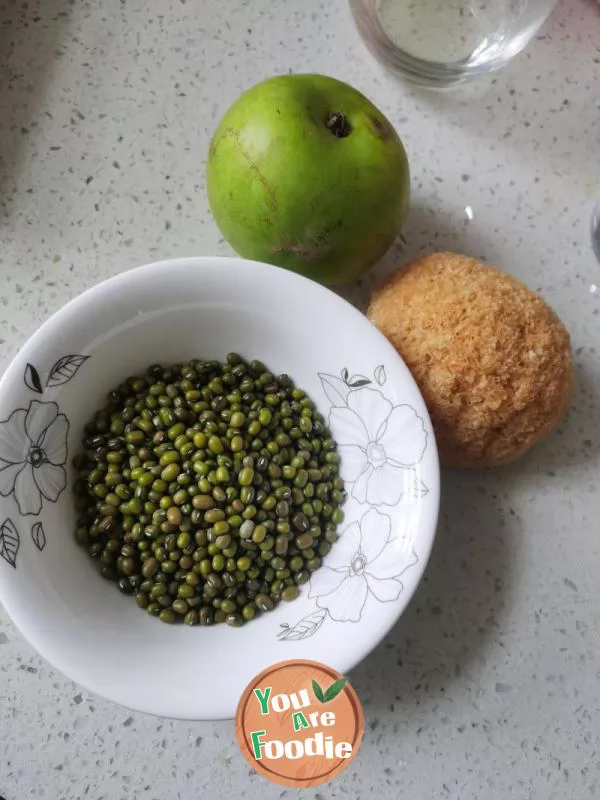 Congee with White Fungus, snow pear and Mung Bean