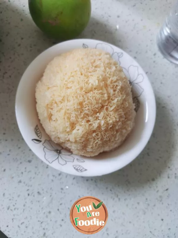 Congee with White Fungus, snow pear and Mung Bean