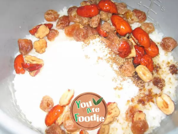 Longan jujube sweet glutinous cake