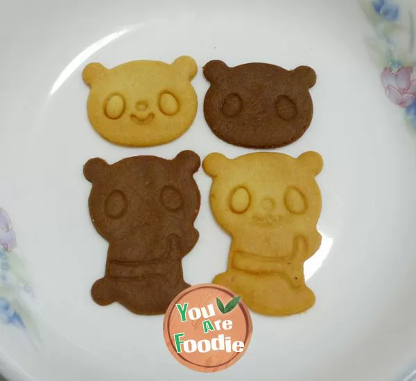 Two color three-dimensional panda biscuit