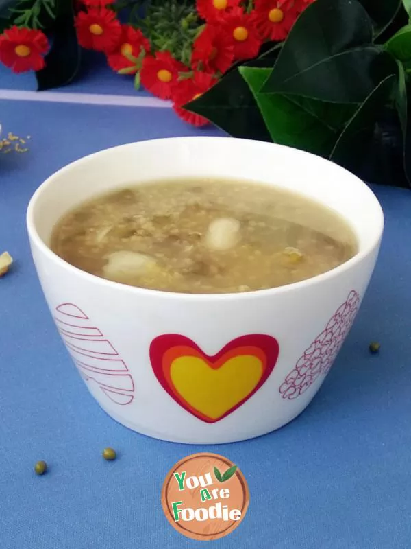 Lily and mung bean porridge