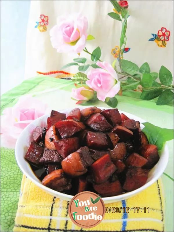 The-best-combination-of-carrots----braised-carrots-with-streaky-pork