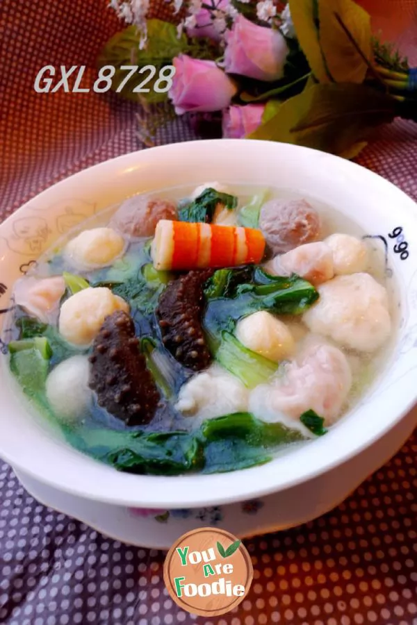 Hot-pot-meatball-sea-cucumber-green-vegetable-soup