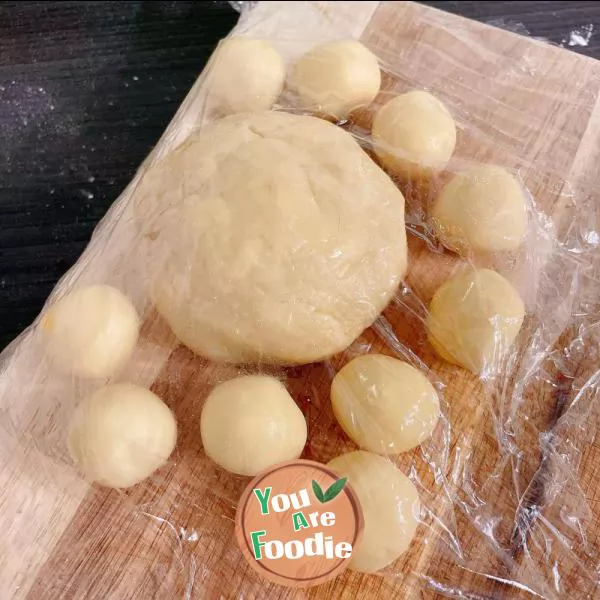 Egg-Yolk Puff