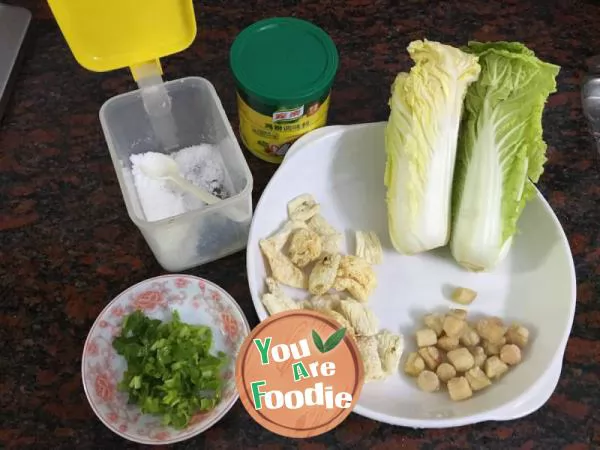 Boiled baby cabbage with scallops and bamboo fungus