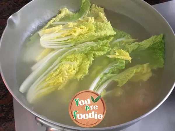 Boiled baby cabbage with scallops and bamboo fungus