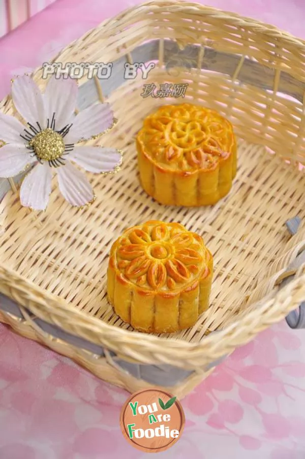 Cantonese-five-kernel-moon-cake