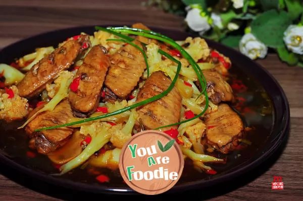 Steamed chicken wings with pepper
