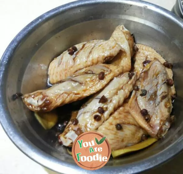 Steamed chicken wings with pepper