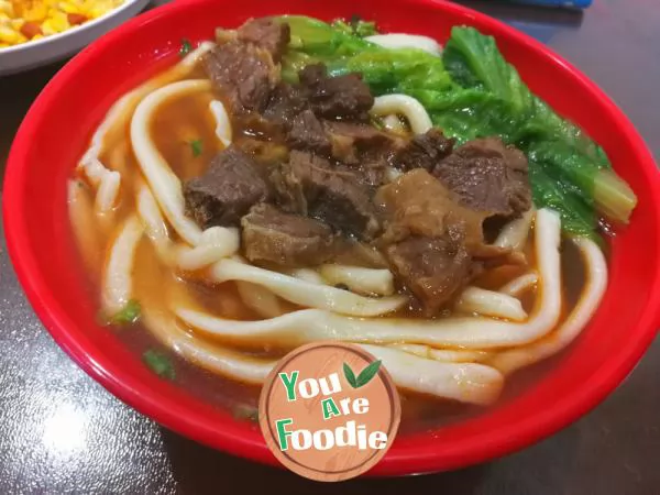 Hand-pulled-noodles-with-beef-brisket