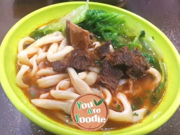 Hand pulled noodles with beef brisket