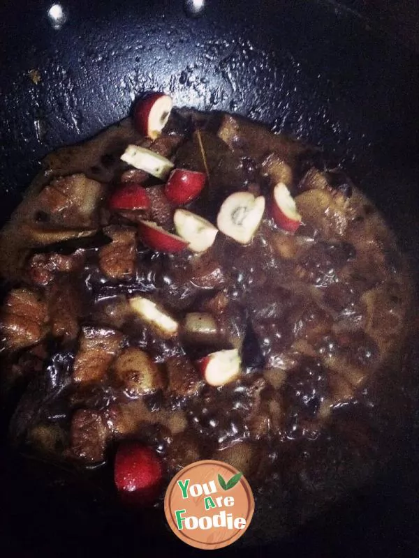 Braised pork in brown sauce