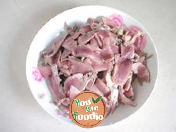 [stir fried pork heart] - it's so cold. Would you like a meat dish