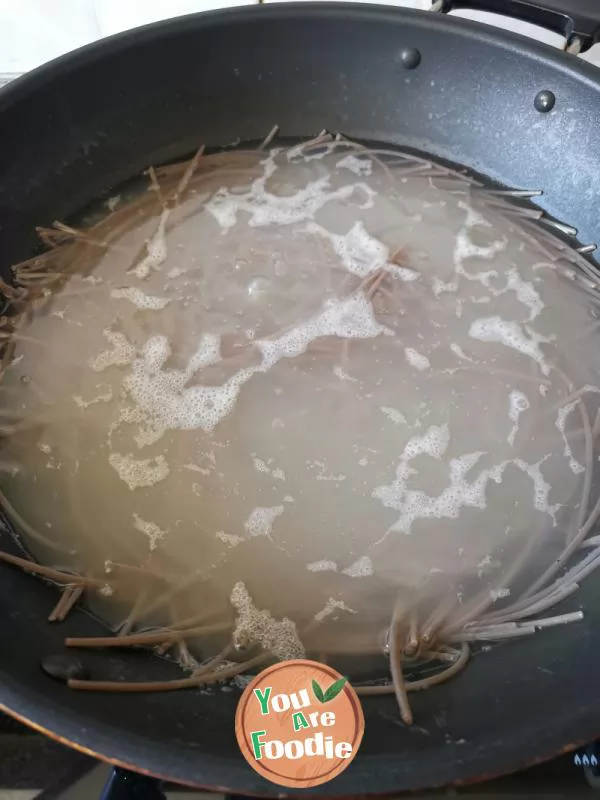 Cold noodles with buckwheat