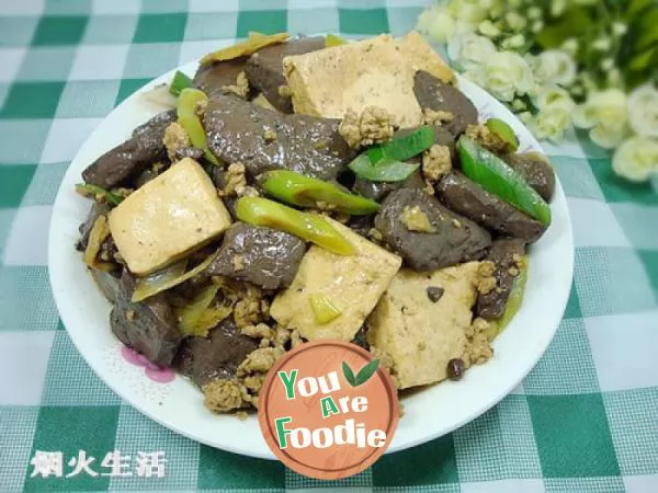 Homely-dish---minced-meat-and-red-and-white-tofu