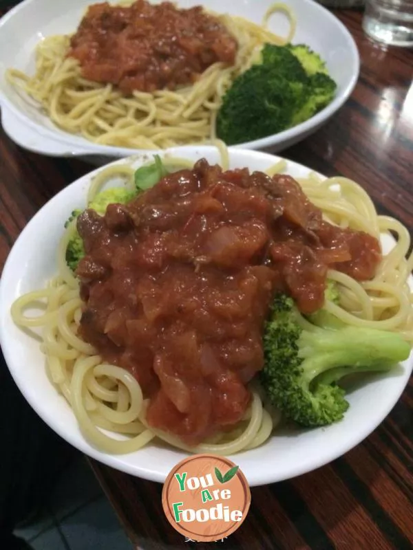 Classic spaghetti with meat sauce