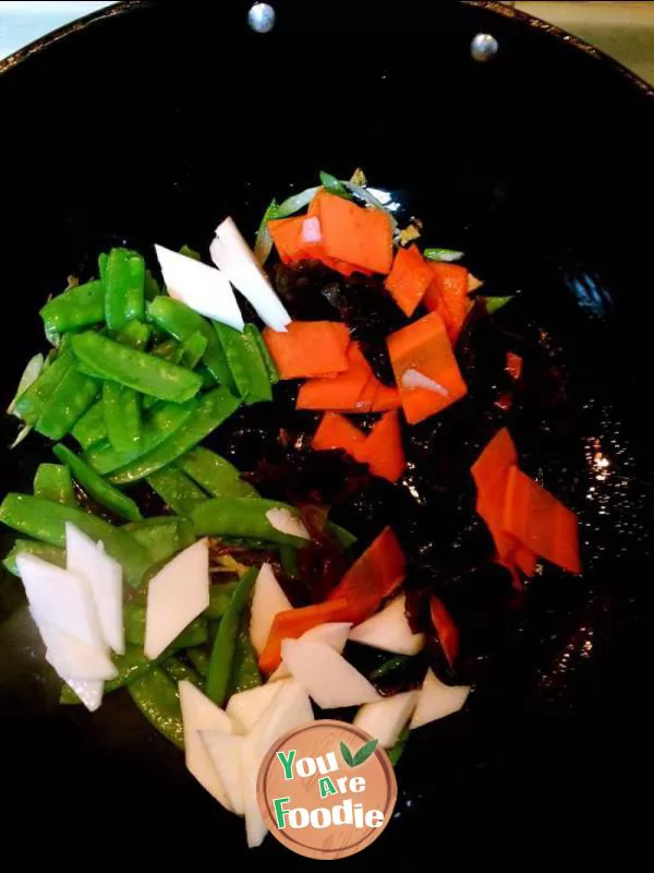 Stir fried with four pigments