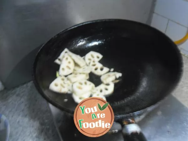 Fried agaric with lotus root