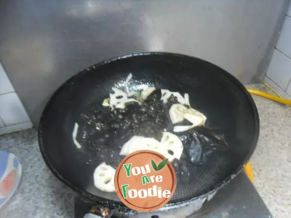 Fried agaric with lotus root