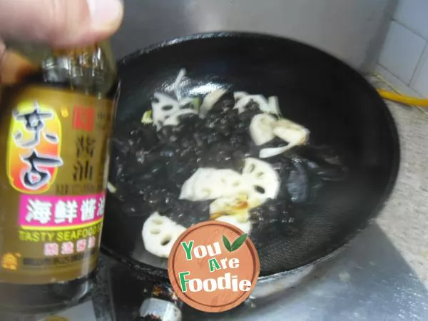 Fried agaric with lotus root