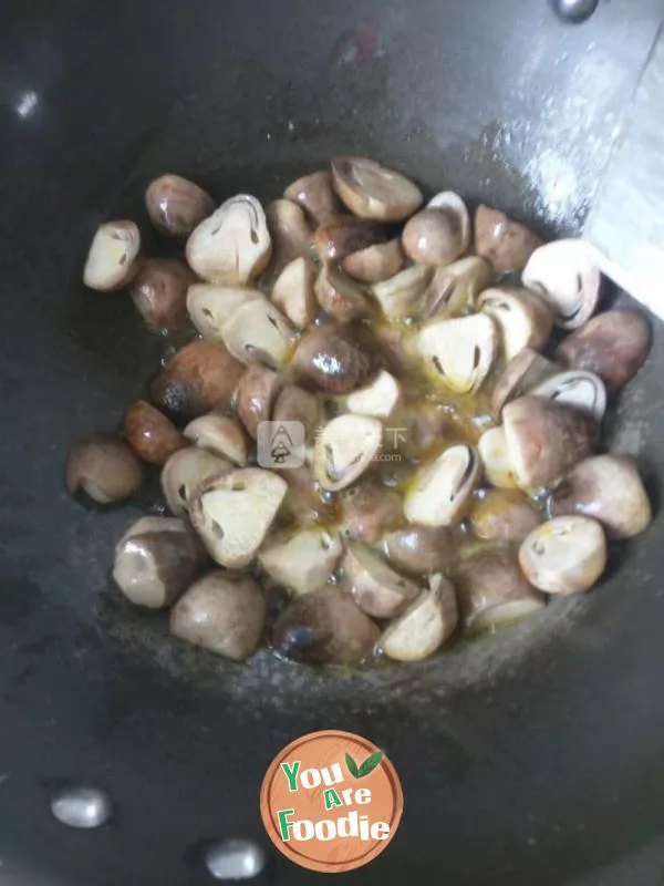 Mushroom and bean skin in oyster sauce