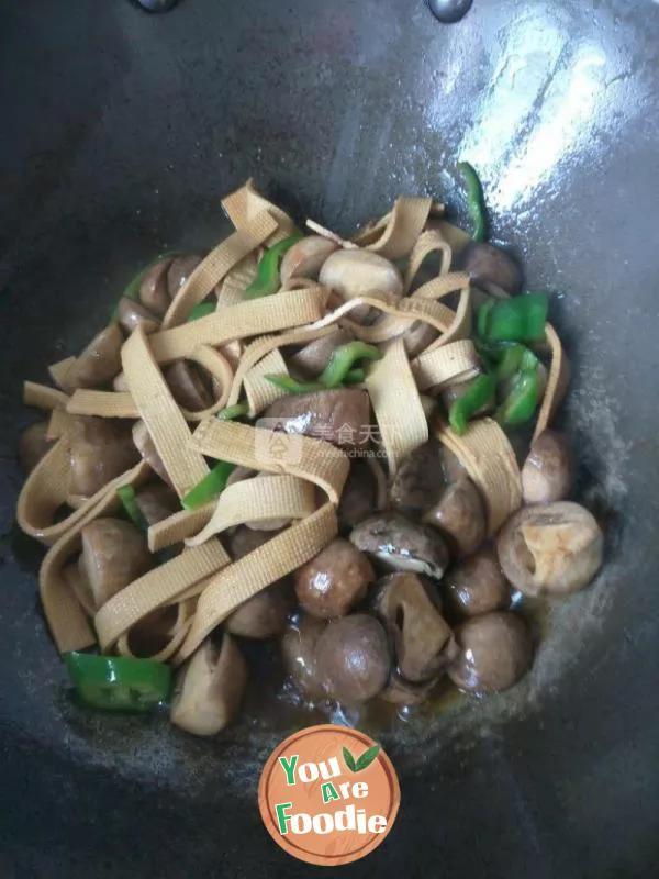 Mushroom and bean skin in oyster sauce