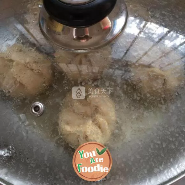 Fried Bun in soup