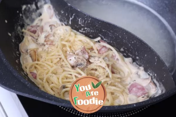 Pasta with cream Bacon