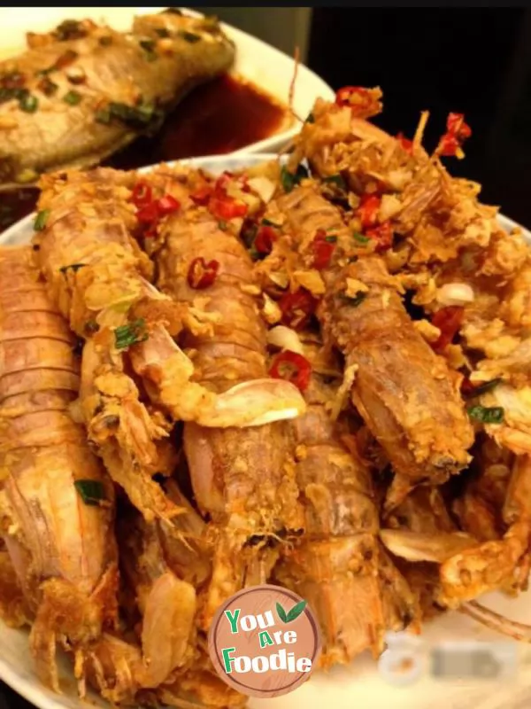 Steamed shrimp with pepper and salt