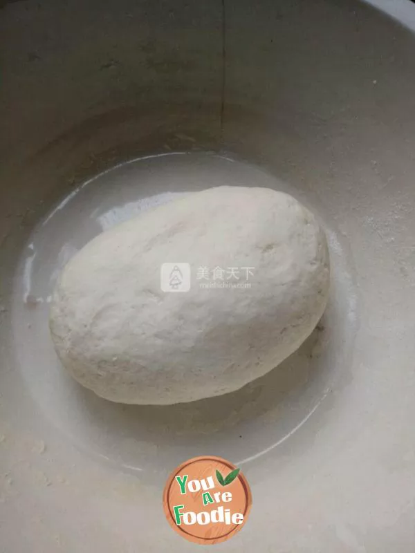 Steamed stuffed bun with cabbage and egg