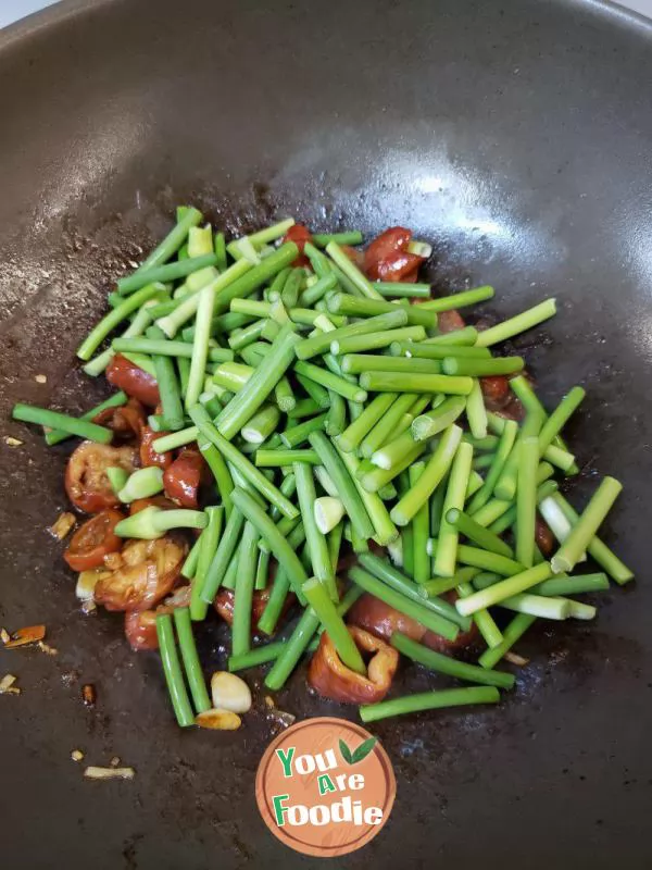 Sauteed pork intestines with garlic sprouts