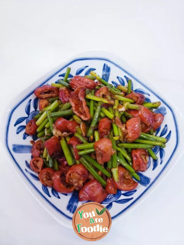 Sauteed pork intestines with garlic sprouts