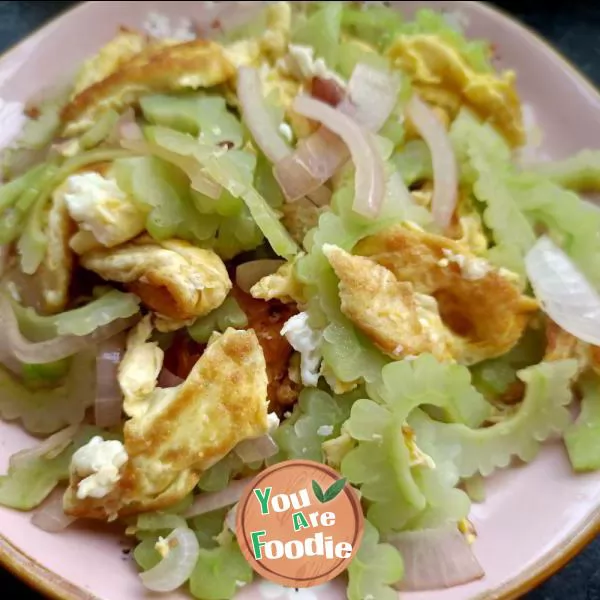 Fried-egg-with-onion-and-bitter-gourd