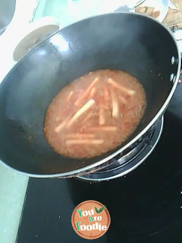 Fried rice cake with spicy cabbage