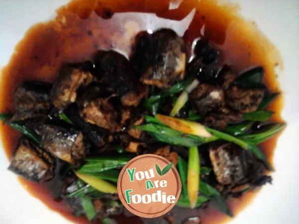 [fried-saury-with-Laoganma]