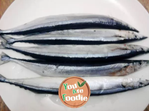 [fried saury with Laoganma]