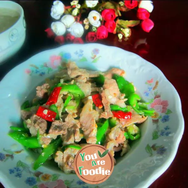 Fried lean meat with chili