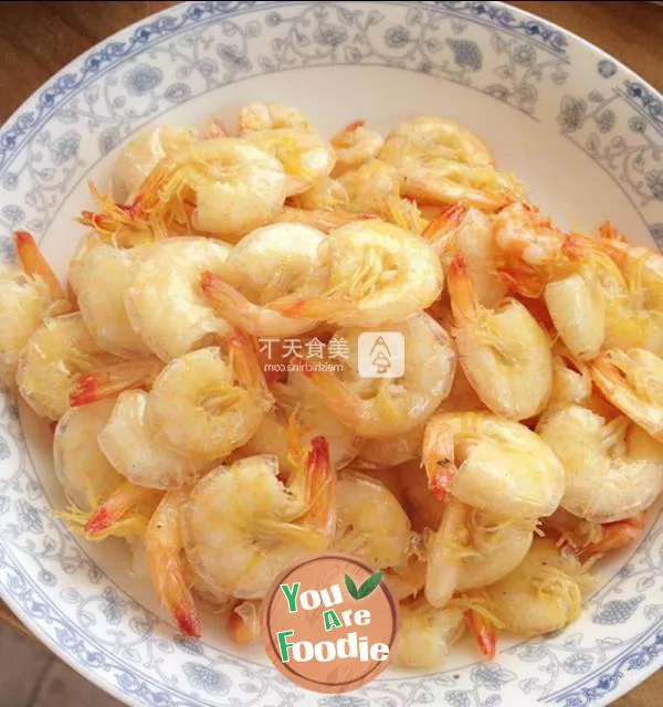 Fried shrimp with garlic