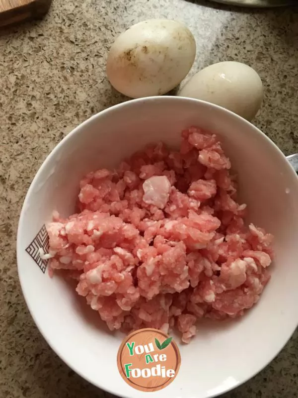 Steamed Meat Cake with Egg Yolk