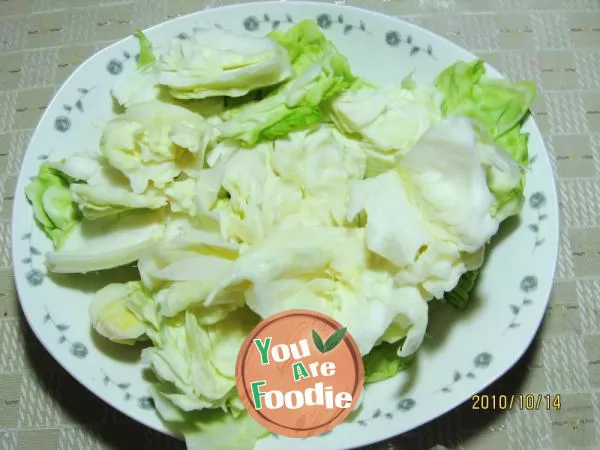 Steamed cabbage with chopped pepper