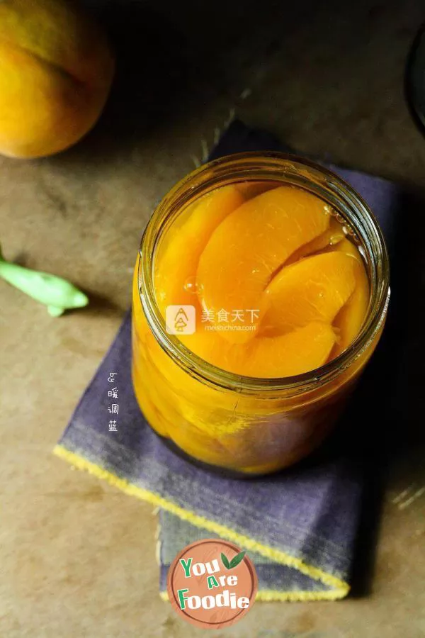 Canned yellow peach