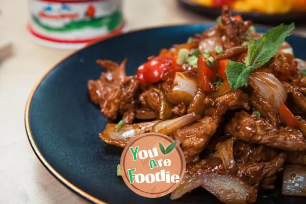 Stir-fried-mutton-is-a-must-for-family-dinner