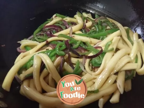 Cumin colored vegetable hollow noodles