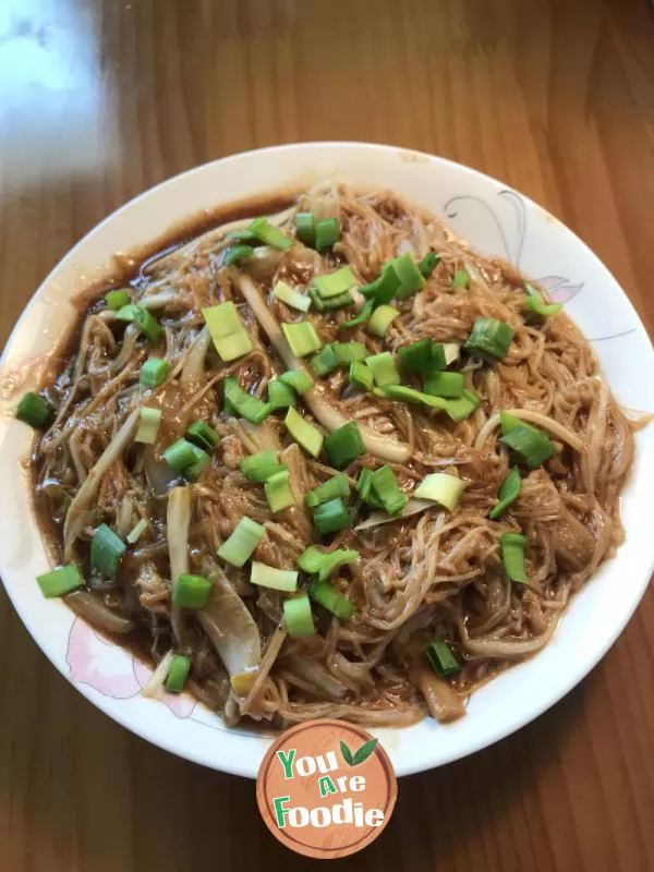 Fried Flammulina velutipes with baby cabbage