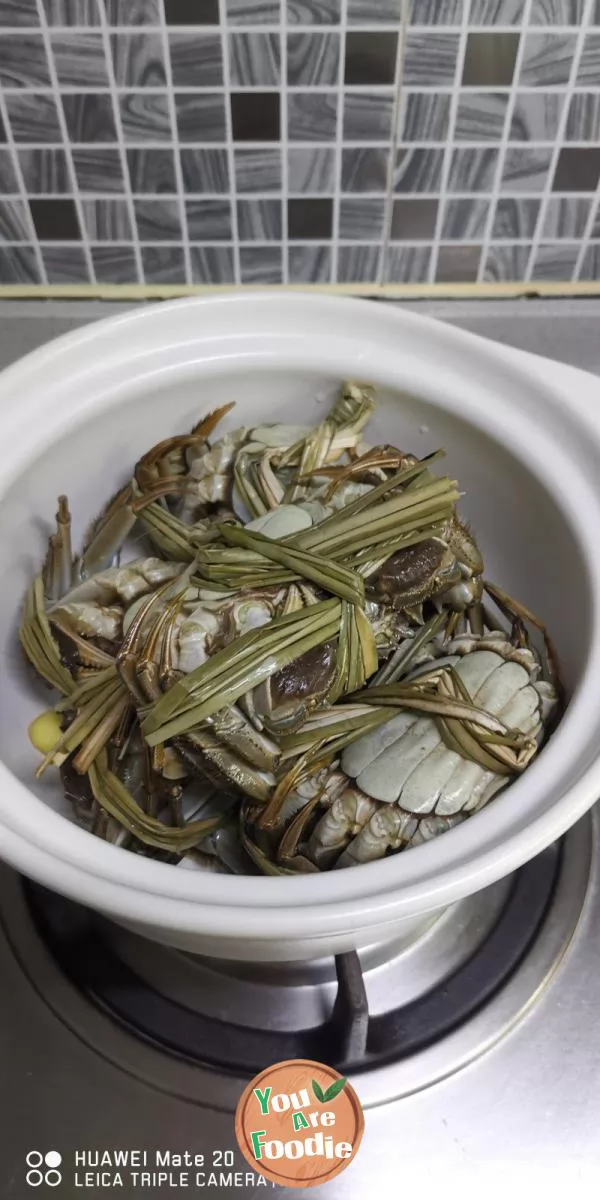 Baked hairy crab in yellow rice wine