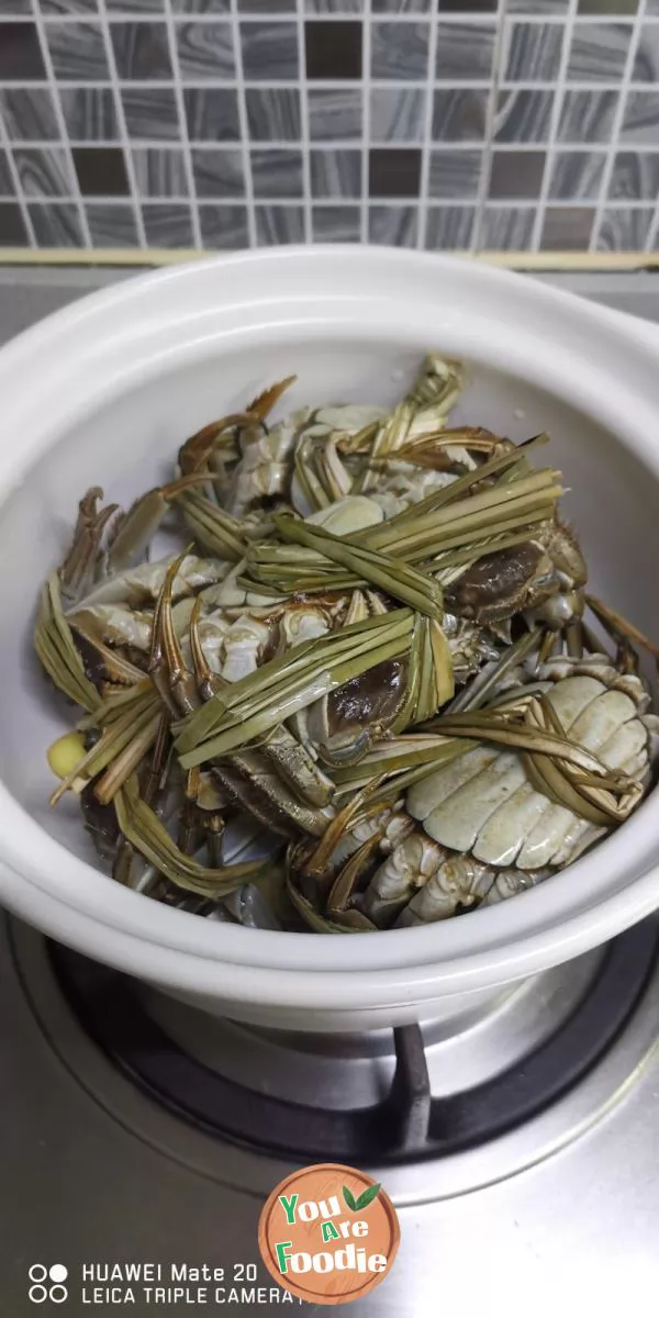 Baked hairy crab in yellow rice wine