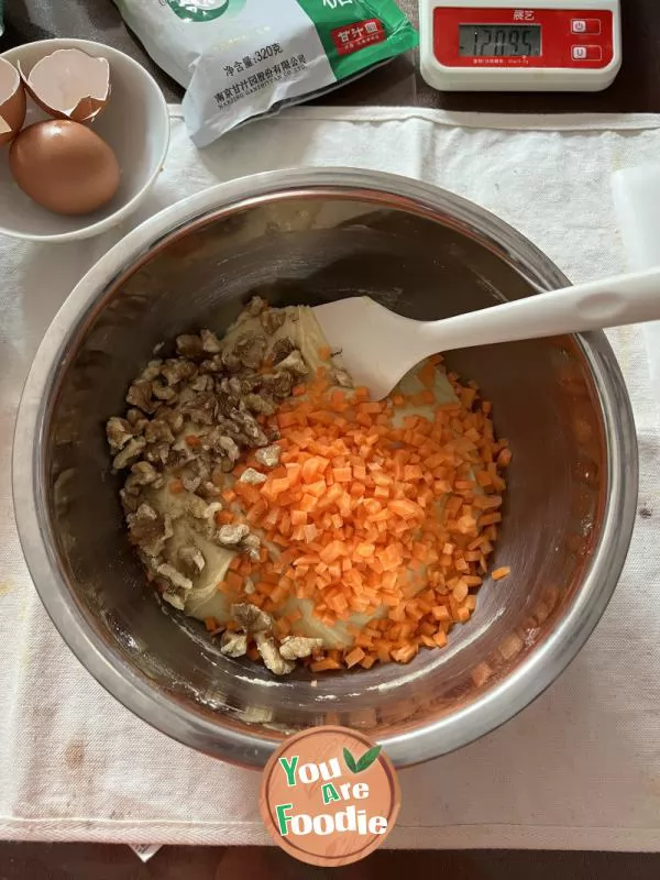 Carrots and walnuts pound cake