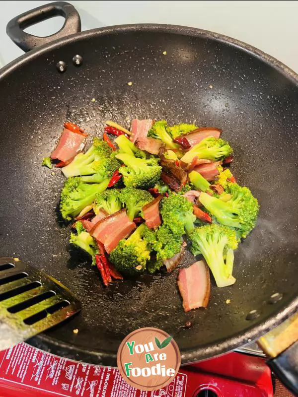 Fried broccoli with preserved pork