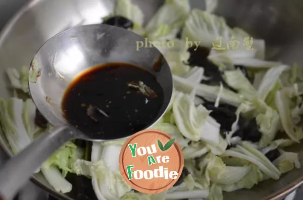 Stir fried cabbage with black fungus, health preserving vegetable in winter